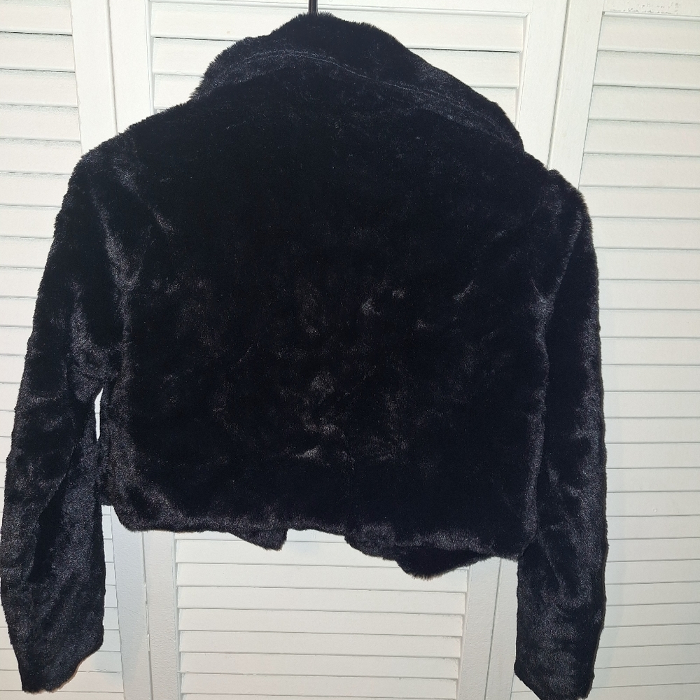 Girls Foux Fur Jacket. Size 10 Like new
